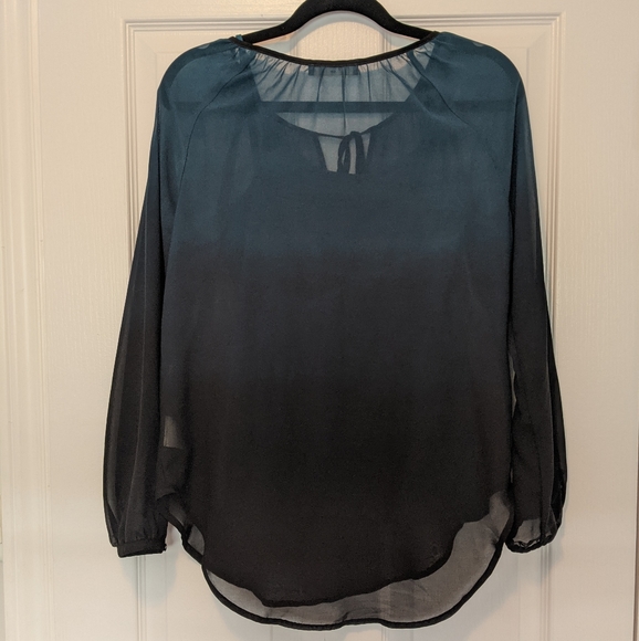 Blouse - Picture 2 of 3